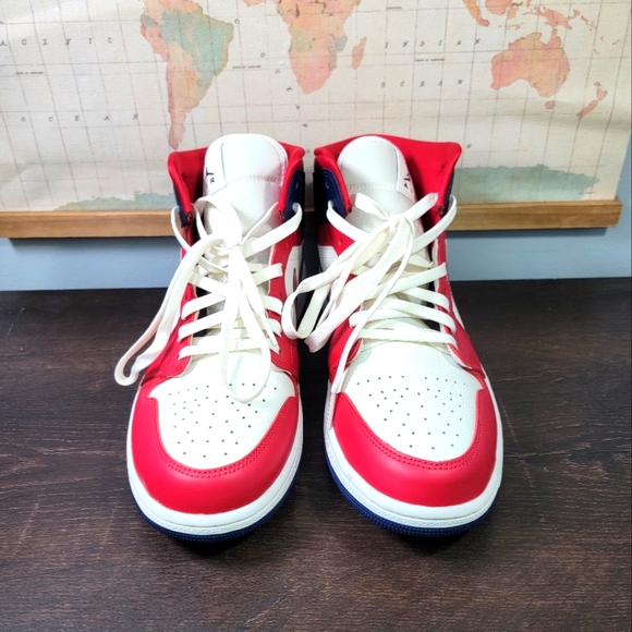 BRAND NEW Air Jordan 1 Mid USA (2022) *UNISEX* Men's Size 10.5 - Picture 2 of 5